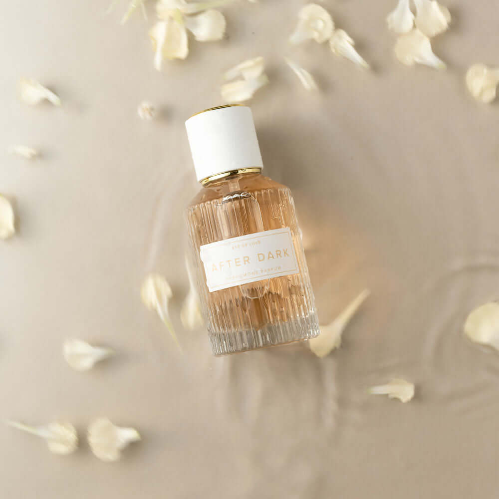EOL-P-05DX_4 perfume bottle After Dark with petals